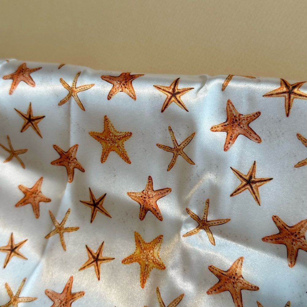 Star Patterned Scarf H1 - Picture 4 of 4